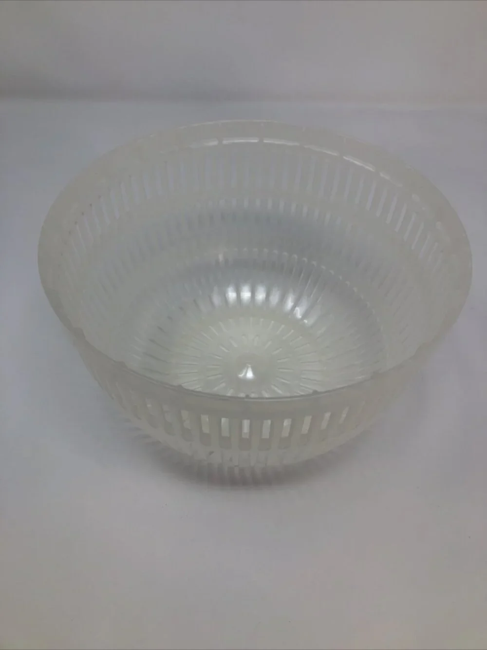 Pampered Chef Salad & Berry Spinner Kitchen Tools Serving Bowl Colander Baskets